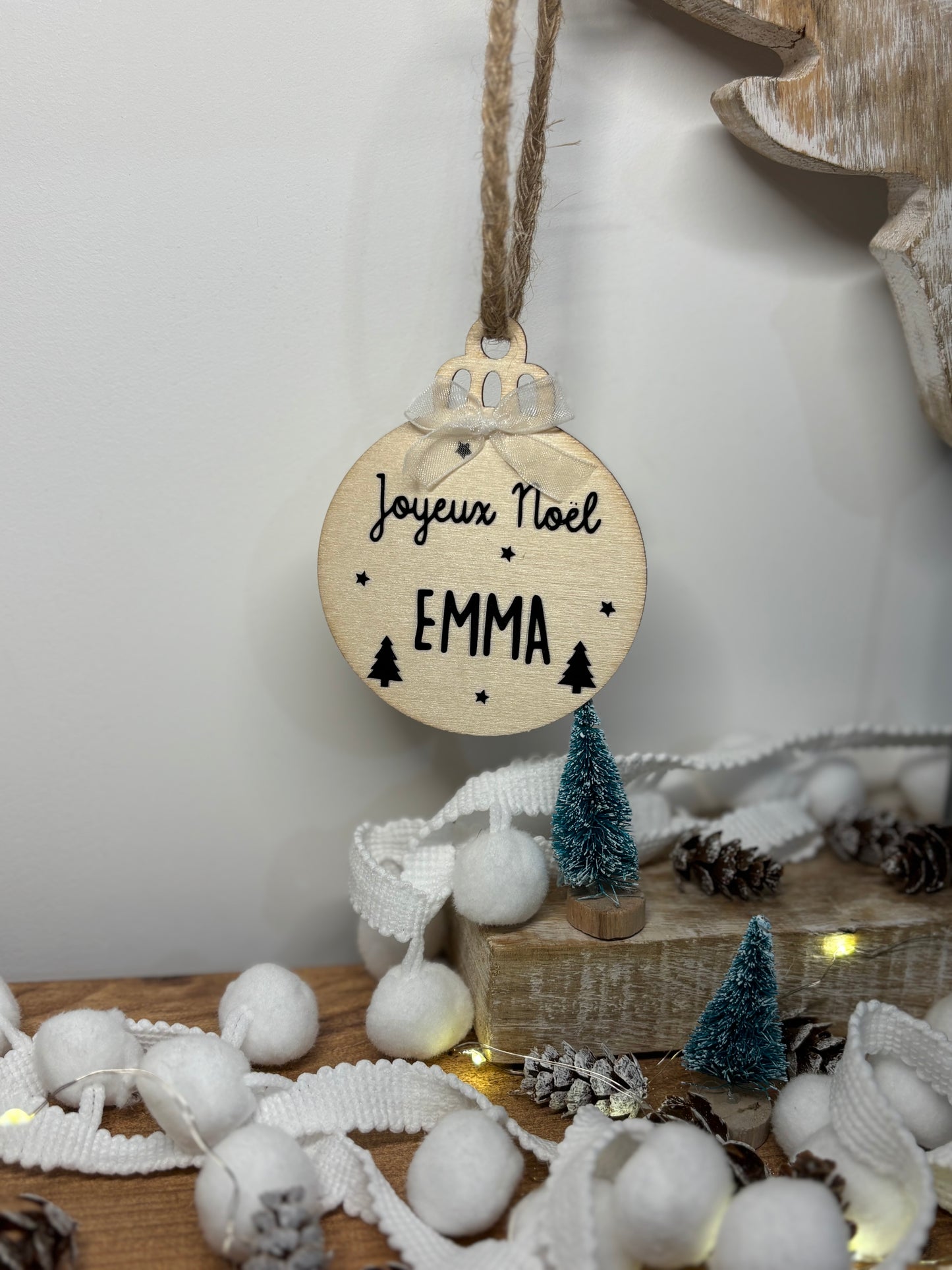 Weihnachtskugel aus Holz mit Vornamen