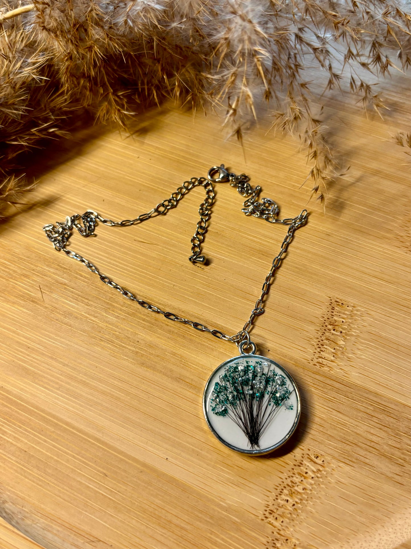 Silver fan necklace
