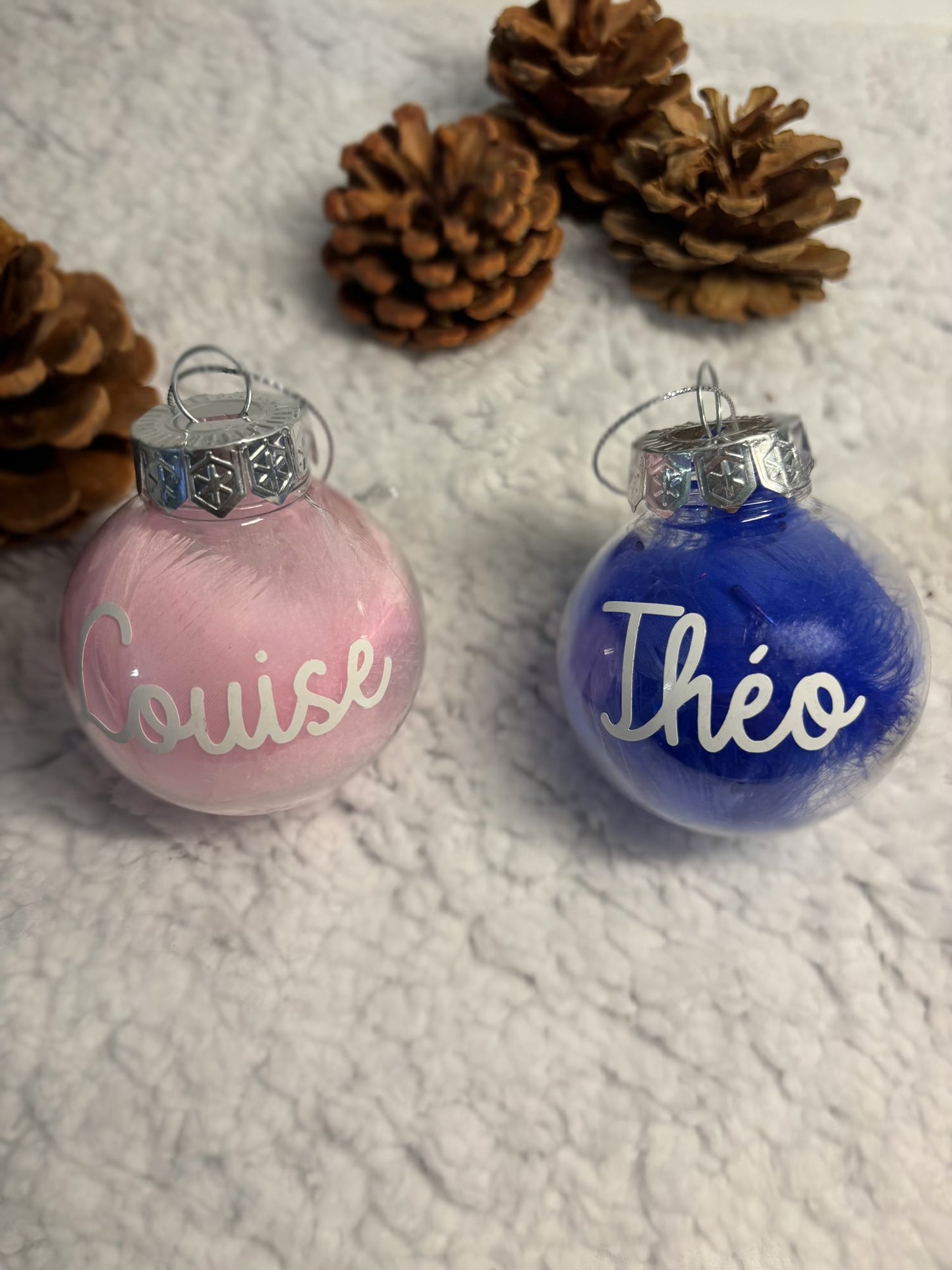 Boule Noël transparente plumes personnalisée