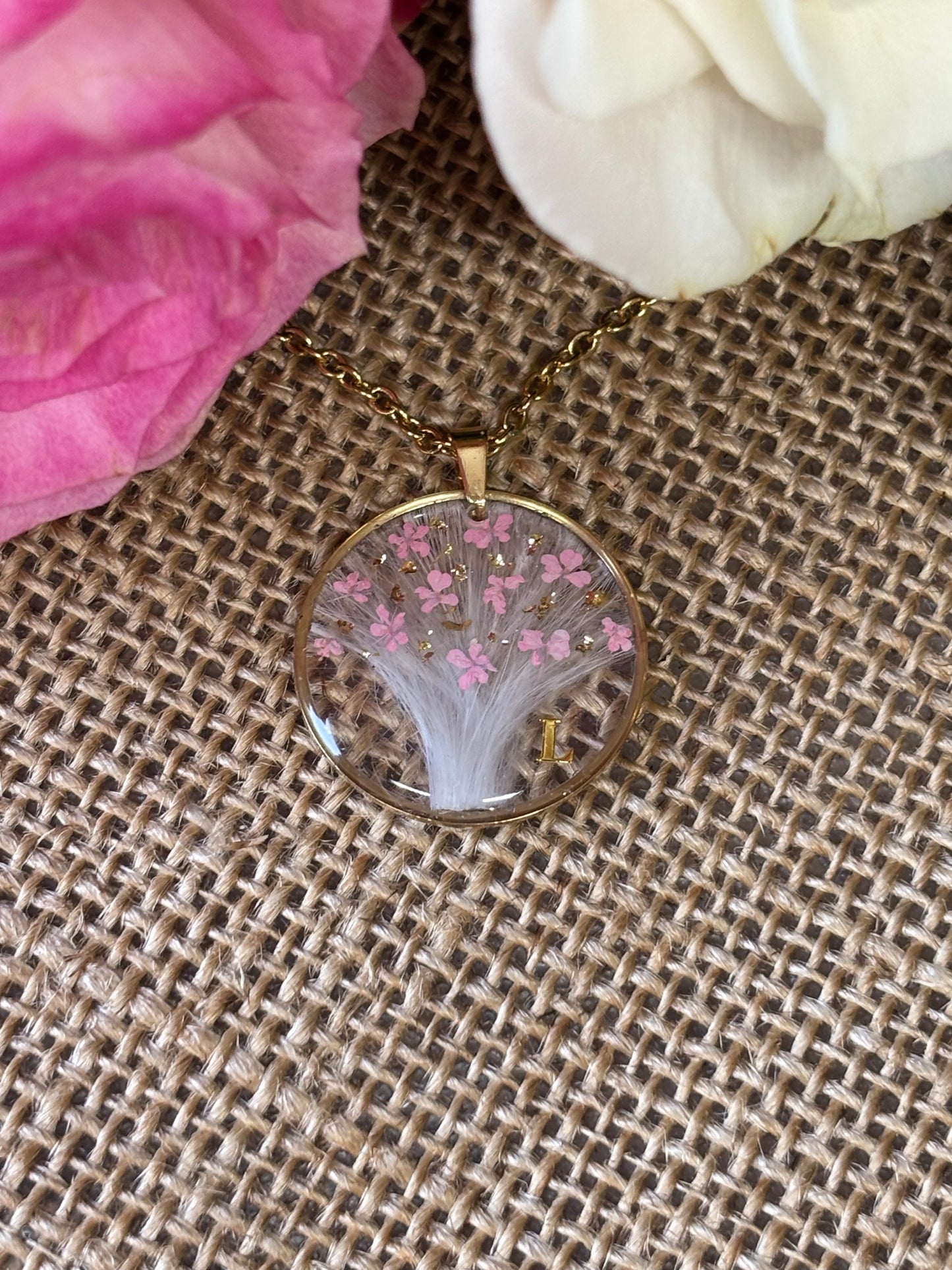 Neylia gold necklace